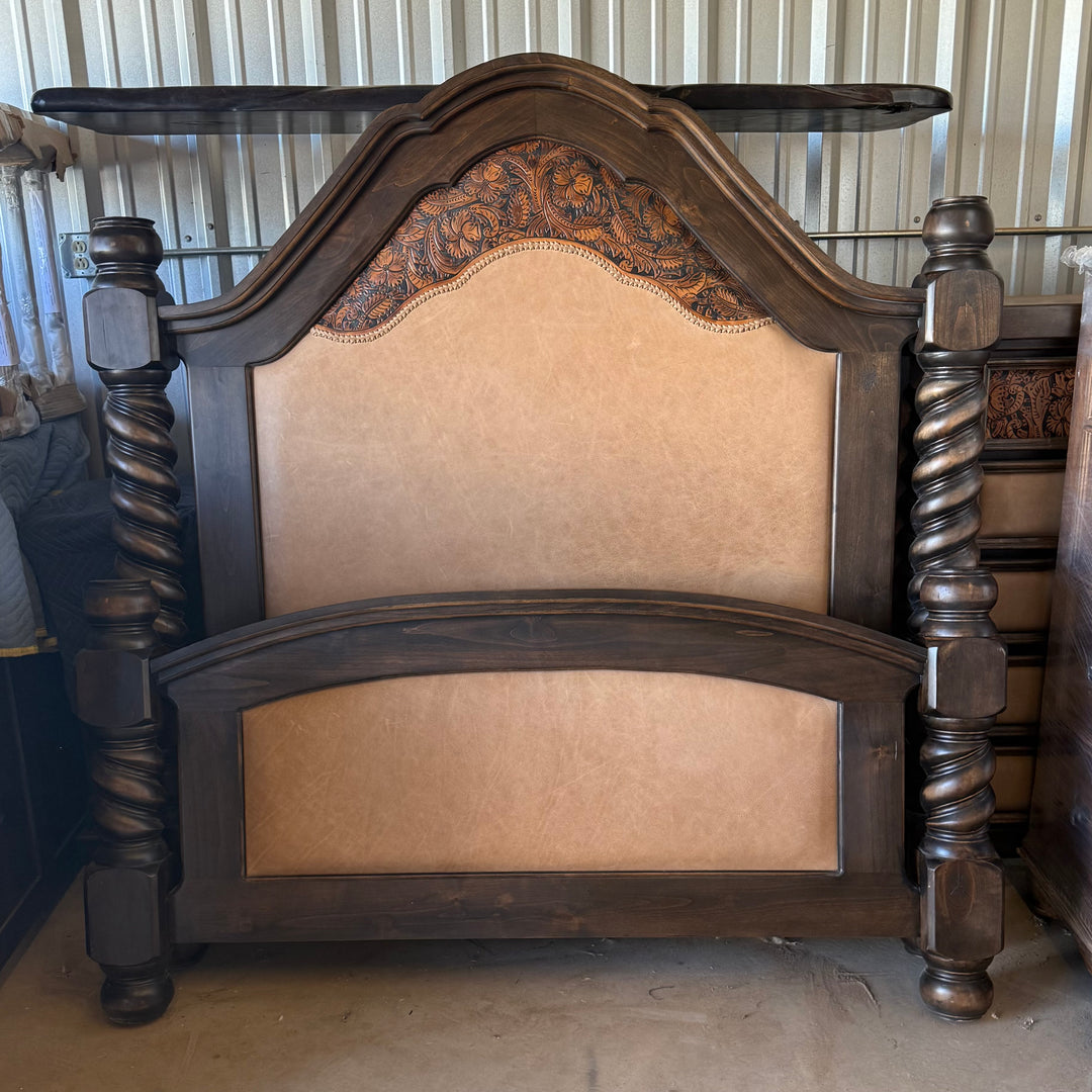 Sagebrush Capital Queen Bed Set