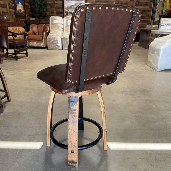Whiskey Barrel Pub Table and 4 Stools