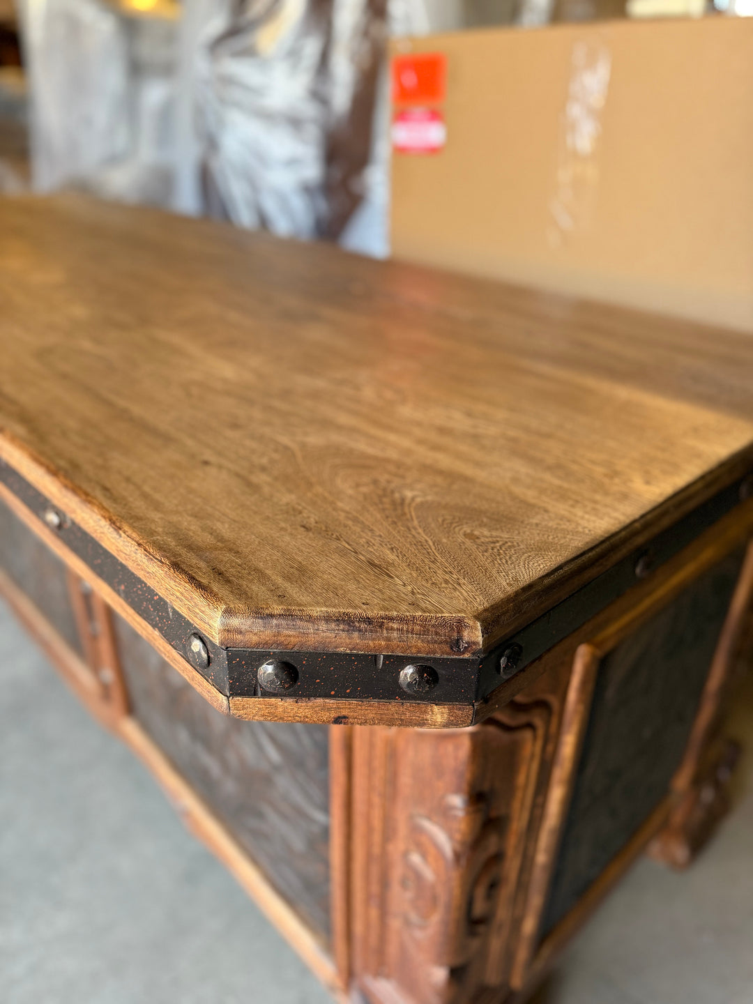 Luna Carved Office Desk