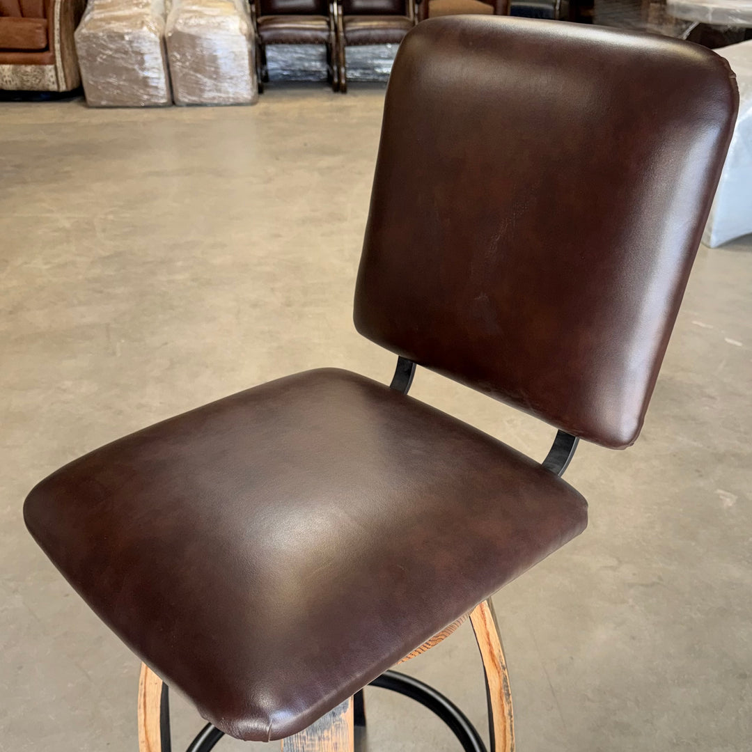 Whiskey Barrel Pub Table and 4 Stools