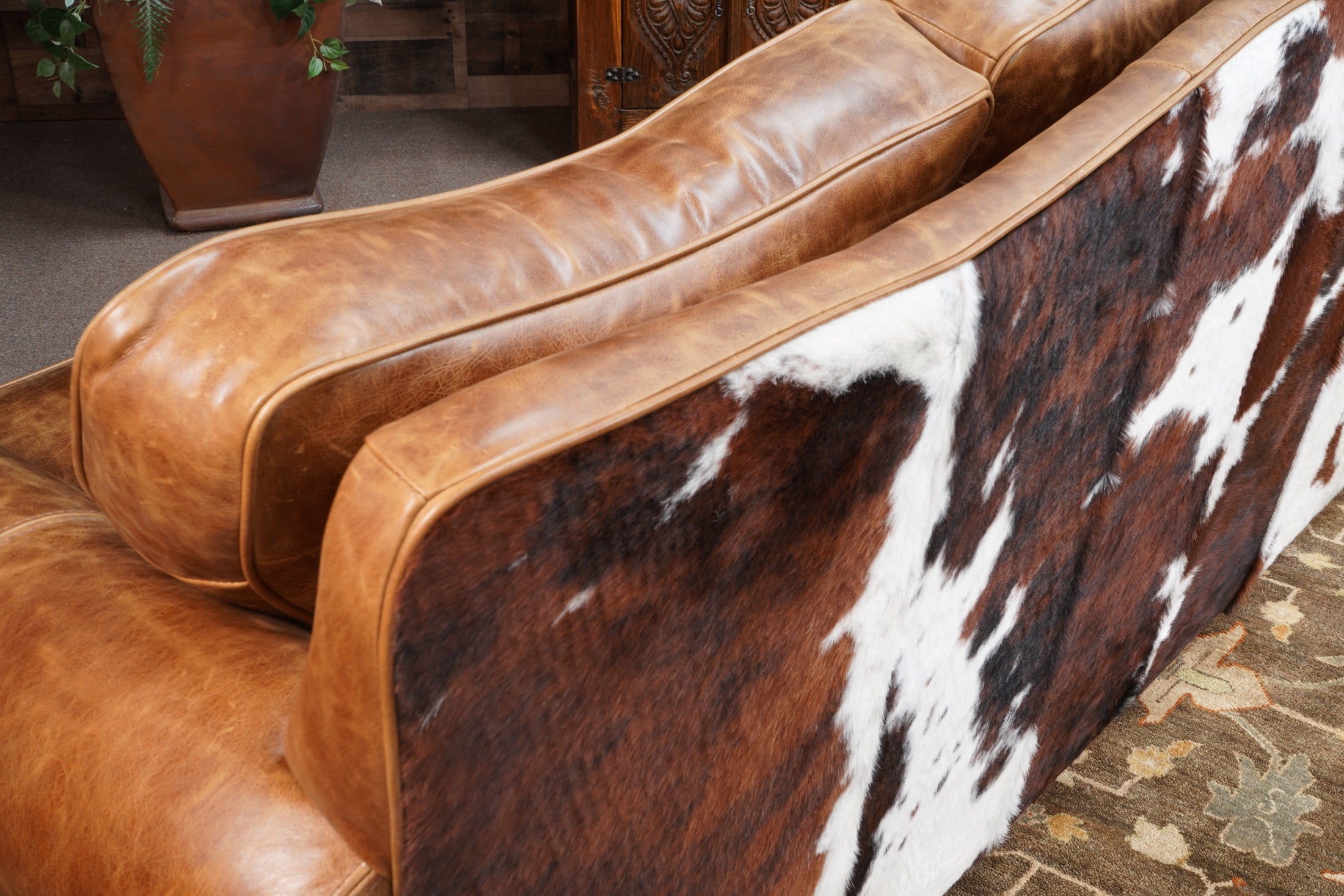 Luckenbach Western Leather & Cowhide Sofa – Hat Creek Interiors