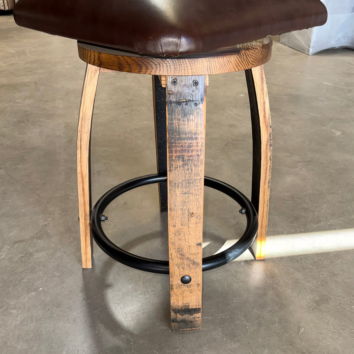 Whiskey Barrel Pub Table and 4 Stools