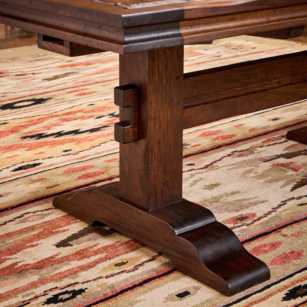 Las Cruces Dining Table