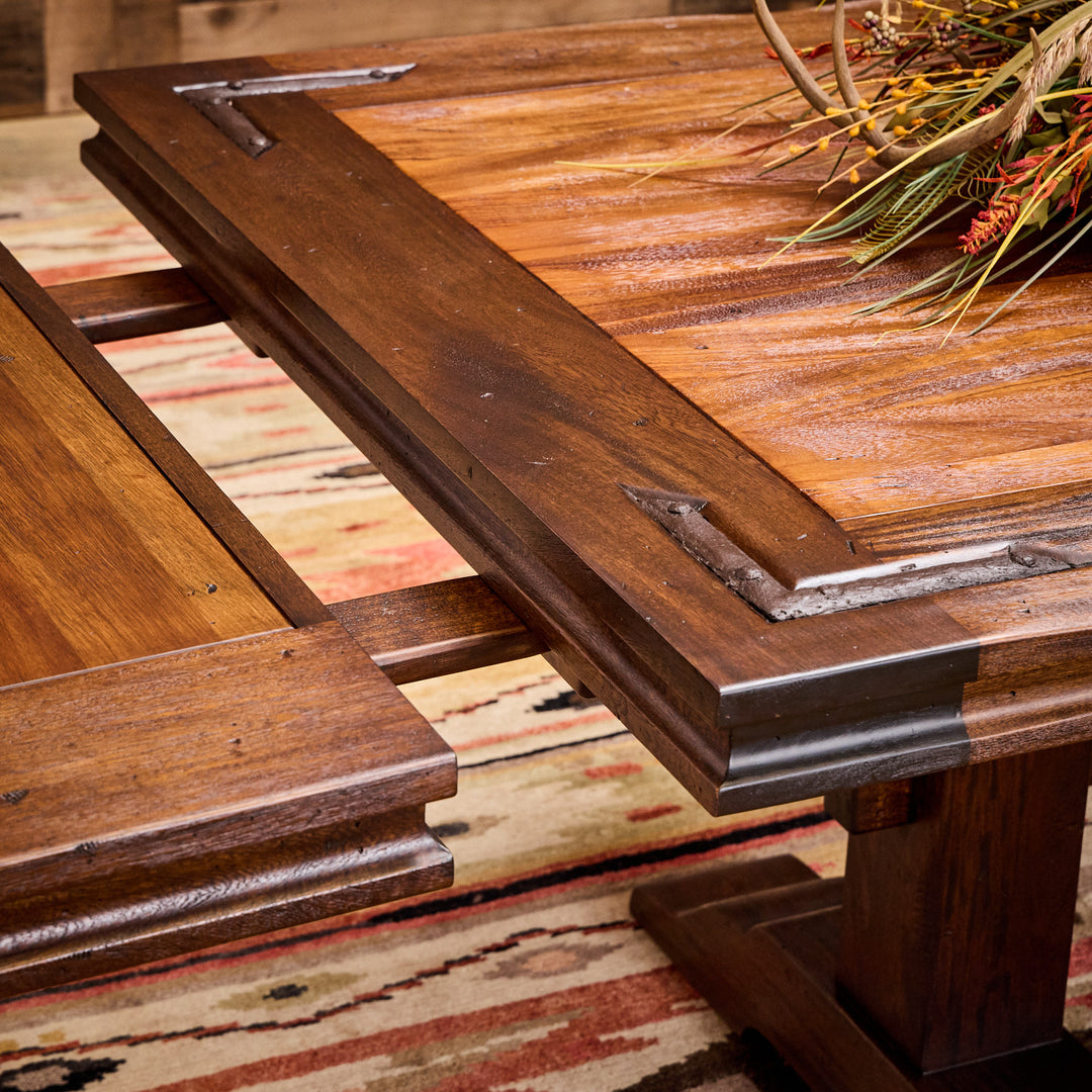 Las Cruces Dining Table