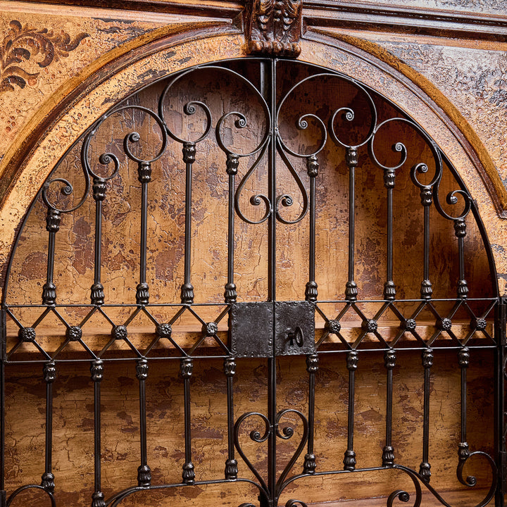 Bodie Peruvian Buffet-Hutch