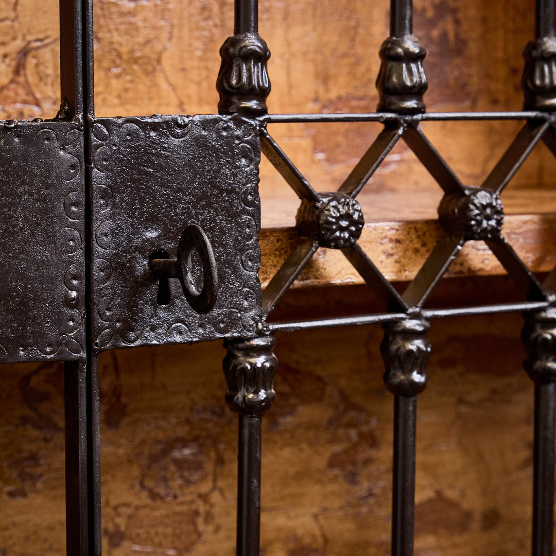 Bodie Peruvian Buffet-Hutch