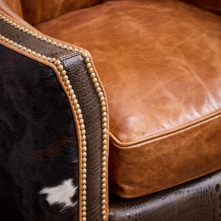 Fort Blanco Leather Swivel Chair
