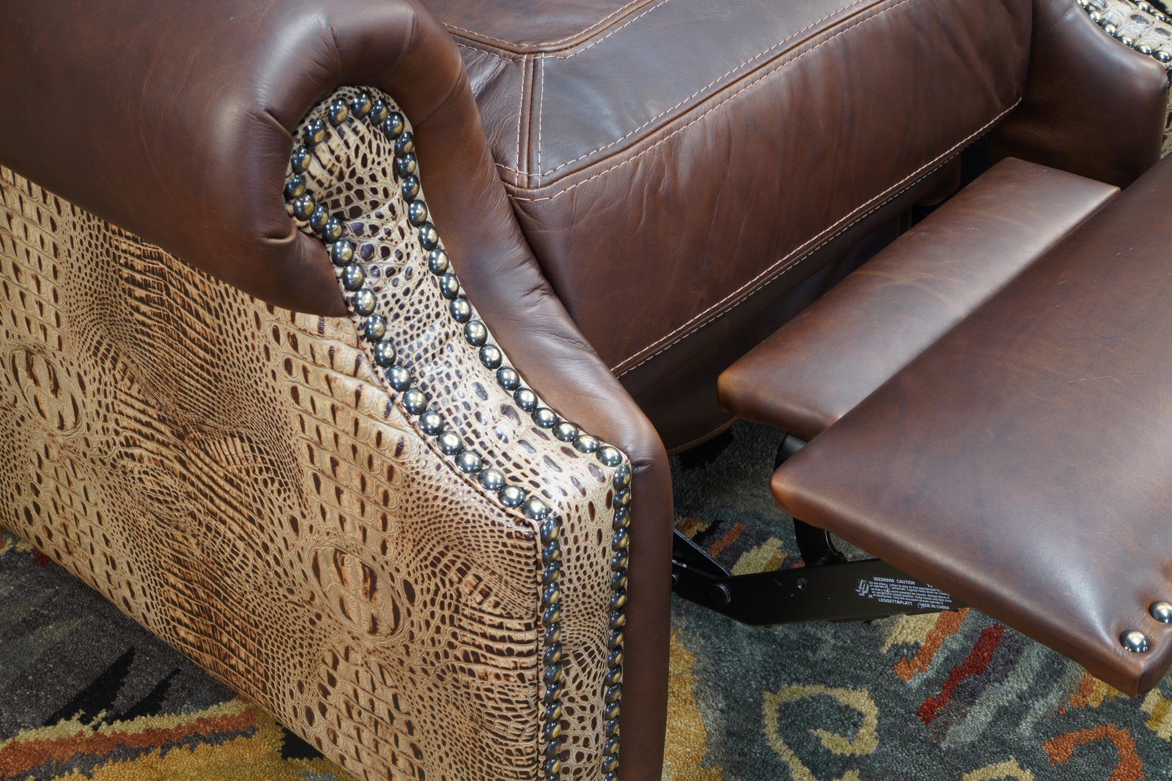Ronello Western Leather Recliner with Hornback Gator – Hat Creek