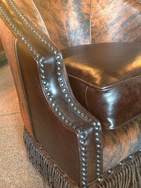 Paola Swivel Chair